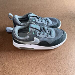 Nike Air Max Motif Toddler Shoes Size 1.5Y Gray Blue Green